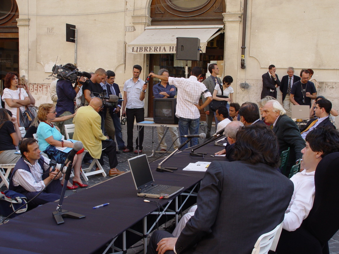 Conferenza stampa